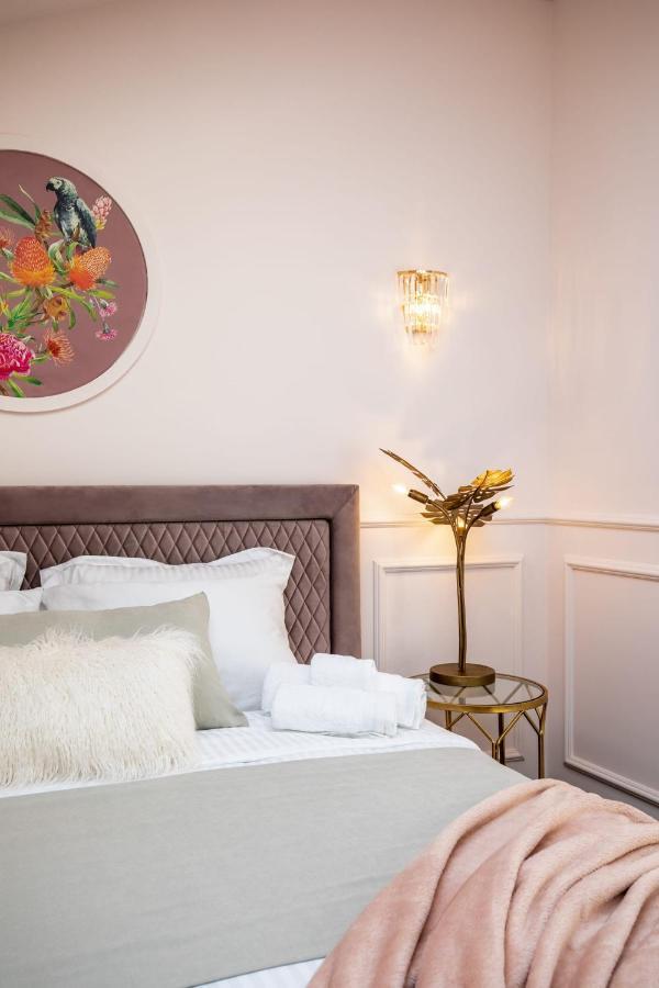 Holt Old Town Luxury Suites ブカレスト エクステリア 写真